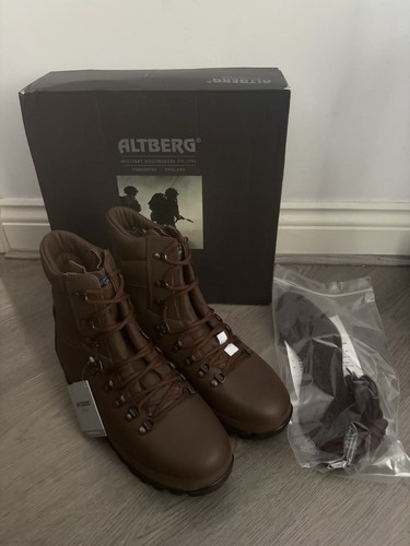 British army altberg defender - british,