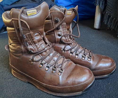 Altberg defender boots size - boots, 8